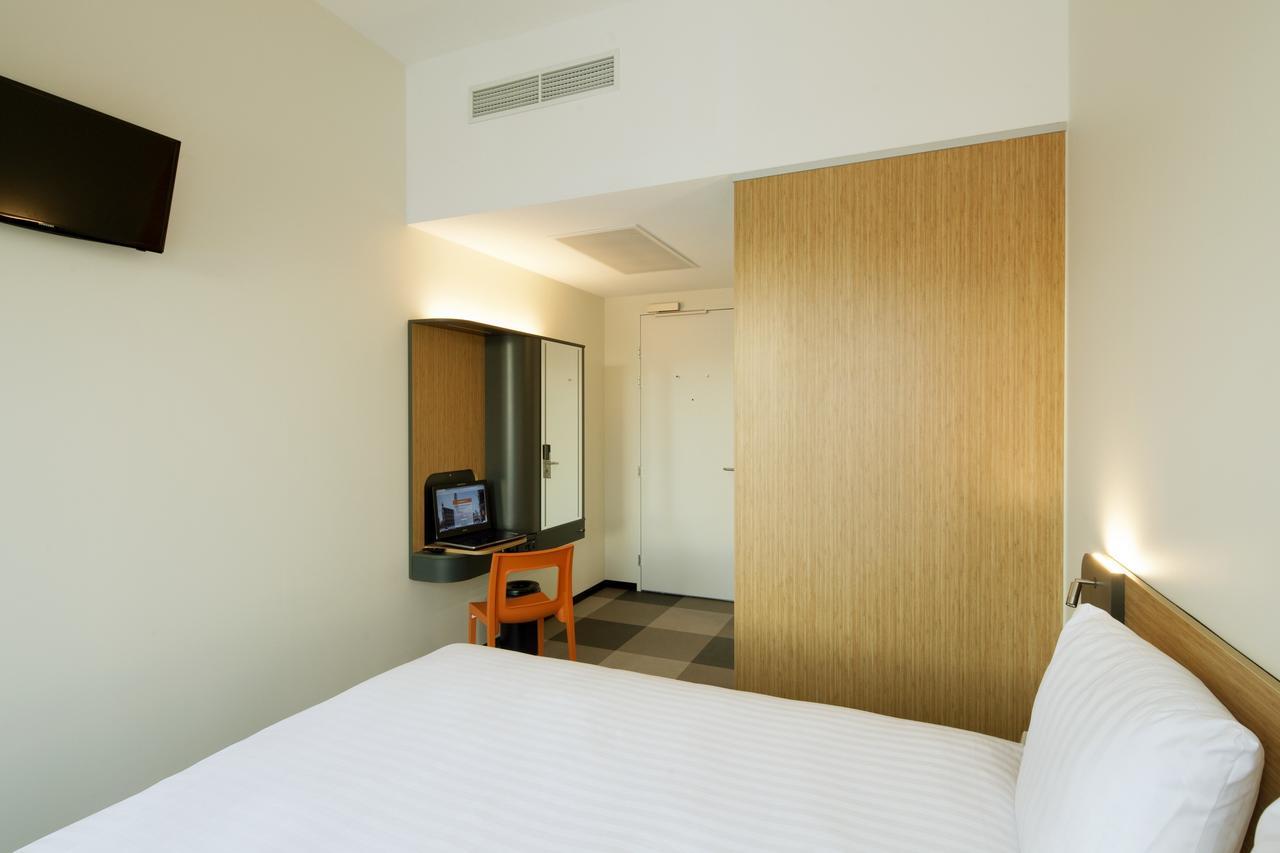 Easyhotel Maastricht City Centre Exterior photo